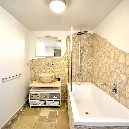 Sleeps 10 Pool Air Con Wifi Ostuni